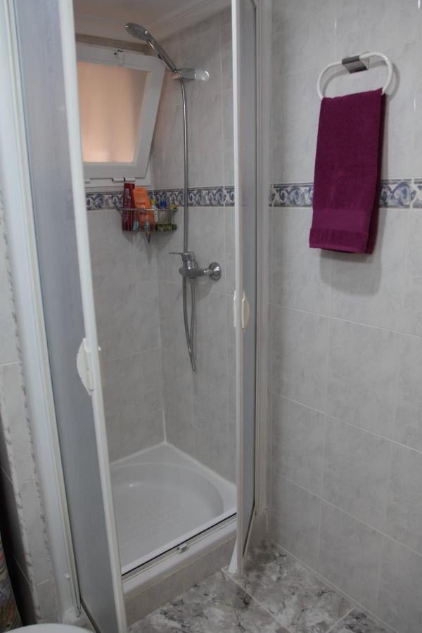 Cozy Apartment Just 8 Min Walk From The Beach! Benidorm Buitenkant foto